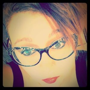 Meet your Posher, Dana